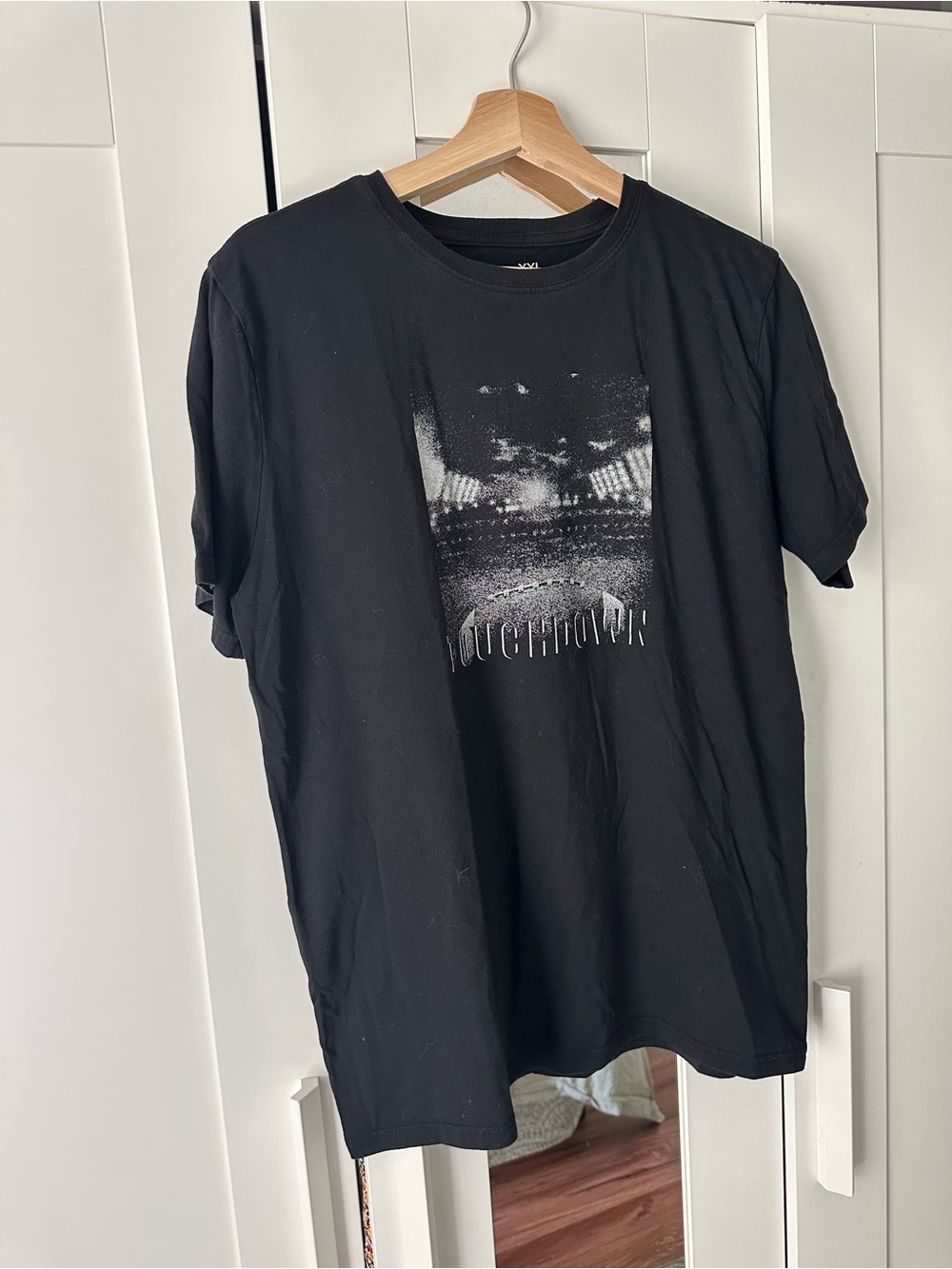Xersion Black Graphic Crewneck Tee with Stadium Print